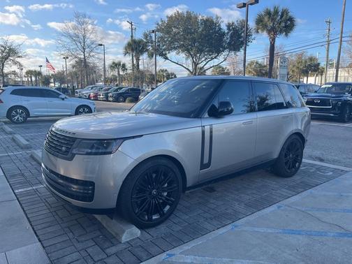2025 Land Rover Range Rover P530 SE