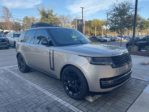 2025 Land Rover Range Rover P530 SE