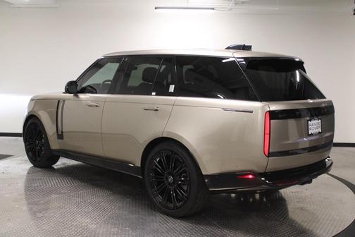 2025 Land Rover Range Rover P530 SE