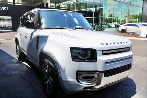 2023 Land Rover Defender 110 SE