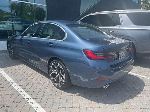 Arctic Race Blue Metallic 2025 BMW 330 330i