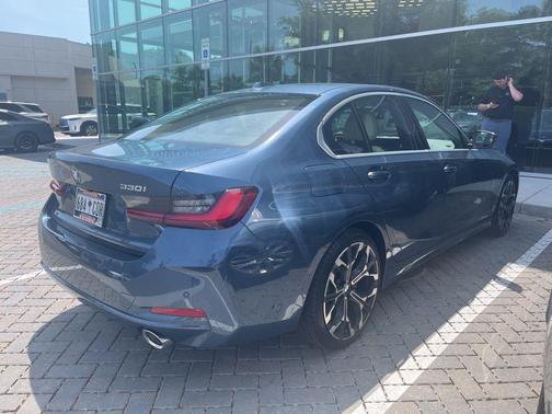 Arctic Race Blue Metallic 2025 BMW 330 330i