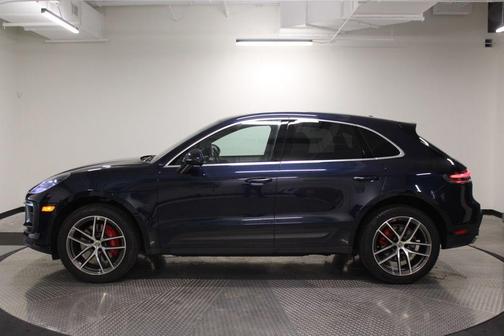 Night Blue Metallic 2022 Porsche Macan Macan