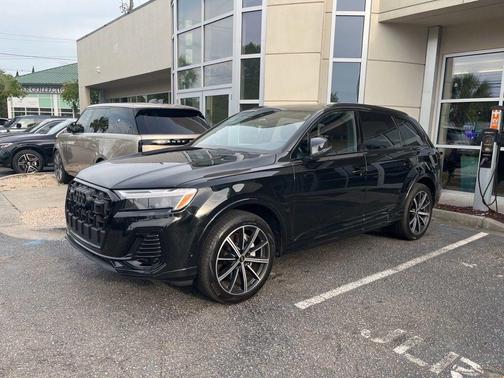Mythos Black Metallic 2025 Audi Q7 45 Premium Plus