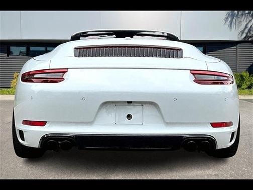Carrara White Metallic 2019 Porsche 911 Carrera