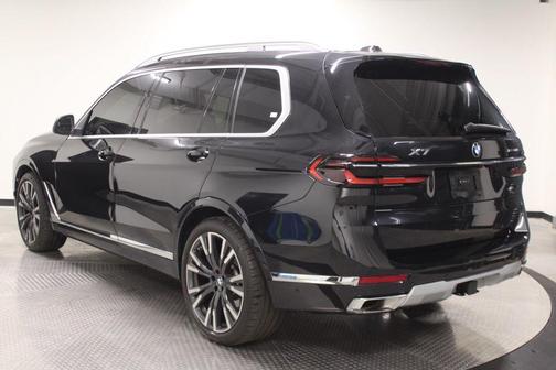 Black Sapphire Metallic 2024 BMW X7 xDrive40i