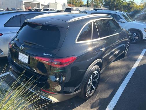 2025 Mercedes-Benz GLC 350e Base