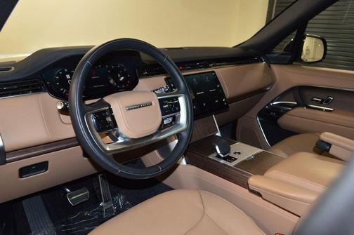 Green 2025 Land Rover Range Rover P400 SE