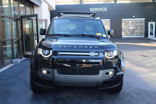 2025 Land Rover Defender 130 P400 X-Dynamic SE