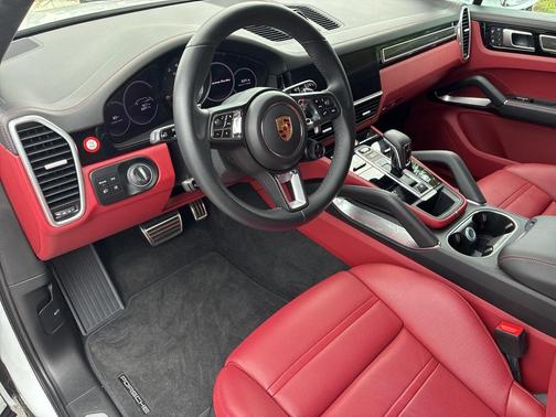 2023 Porsche Cayenne Turbo