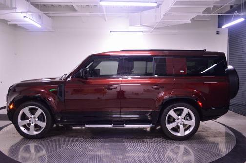 2023 Land Rover Defender 130 SE