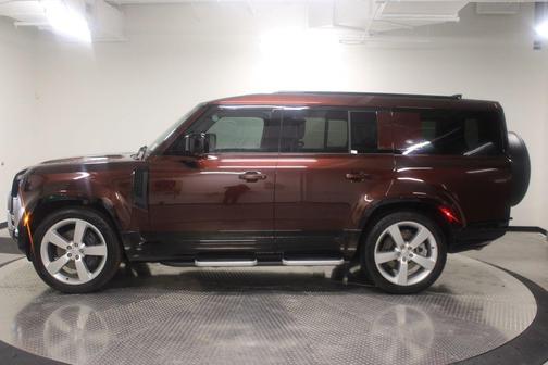 2023 Land Rover Defender 130 SE