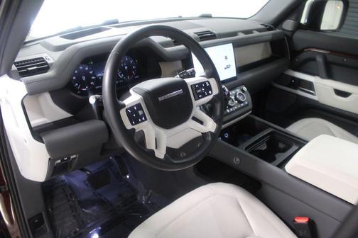 2023 Land Rover Defender 130 SE