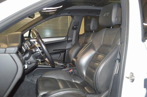 White 2017 Porsche Macan Macan GTS