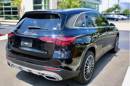 2025 Mercedes-Benz GLC 300 Base