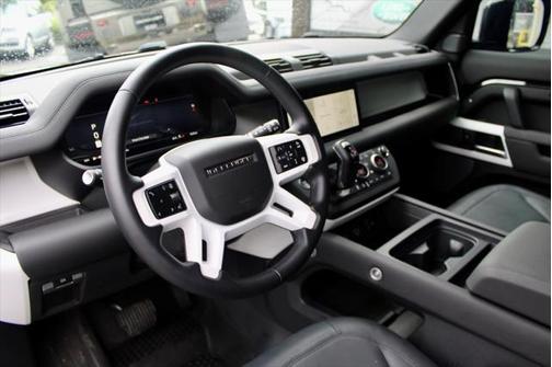 2024 Land Rover Defender 110 P300