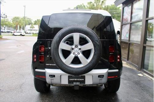 2024 Land Rover Defender 110 P300