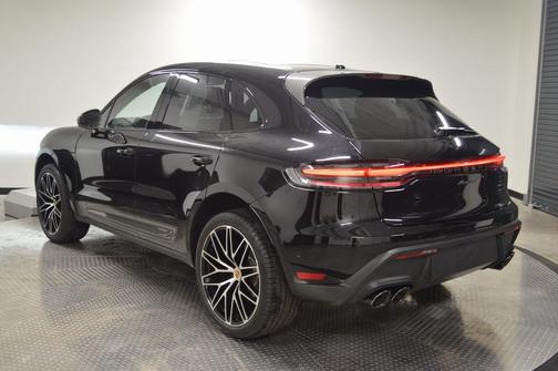 2025 Porsche Macan 