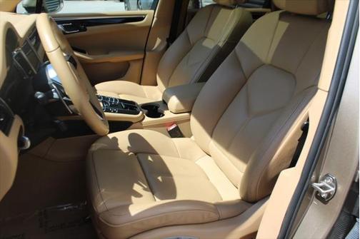 2017 Porsche Macan Base