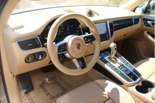 2017 Porsche Macan Base