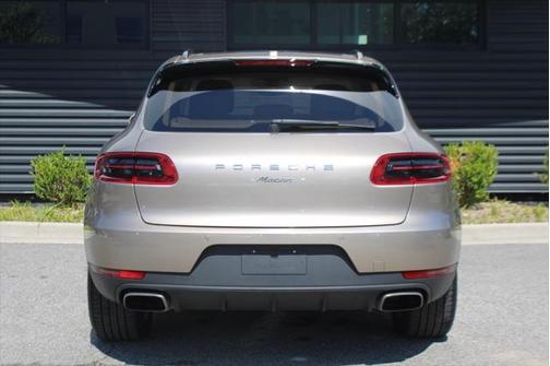 2017 Porsche Macan Base