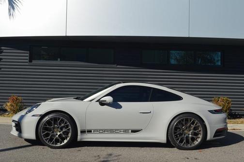 2021 Porsche 911 Carrera