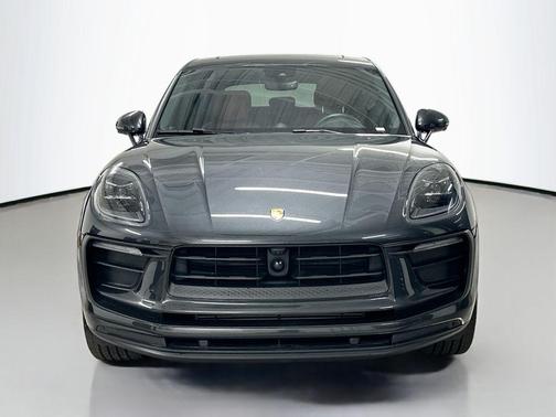 Volcano Grey Metallic 2025 Porsche Macan Macan