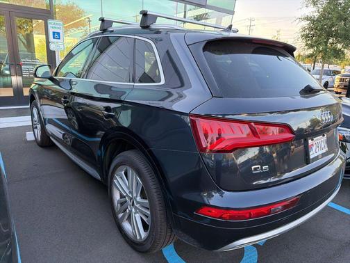 Moonlight Blue Metallic 2018 Audi Q5 2.0T Tech Premium