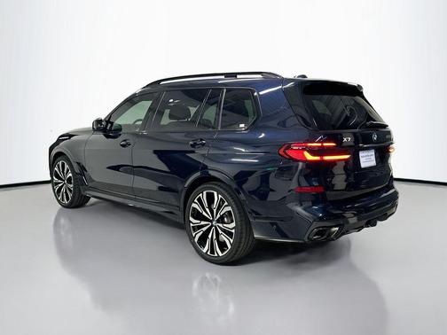 Carbon Black Metallic 2026 BMW X7 M60i