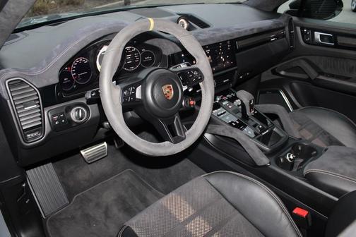 2023 Porsche Cayenne Turbo GT