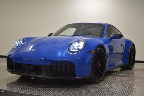 2025 Porsche 911 Carrera 4 GTS