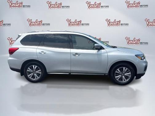2020 Nissan Pathfinder SL