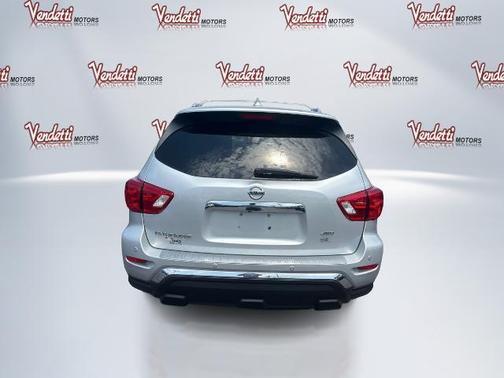 2020 Nissan Pathfinder SL
