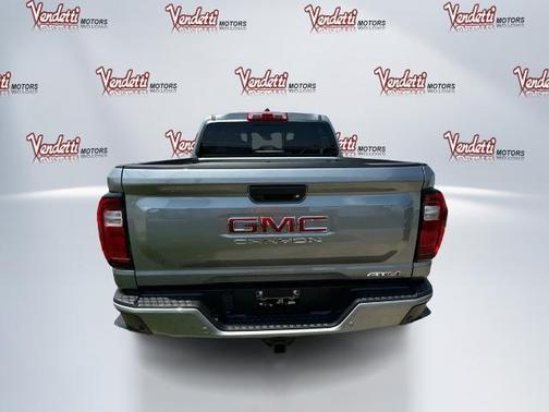 2025 GMC Canyon AT4