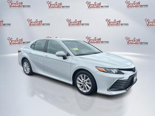 2022 Toyota Camry LE