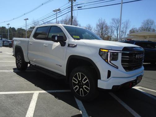 2025 GMC Sierra 1500 AT4