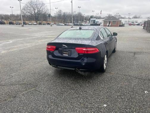 Photo 5 of 7 of 2017 Jaguar XE 25t Premium