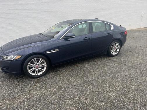 Photo 1 of 7 of 2017 Jaguar XE 25t Premium