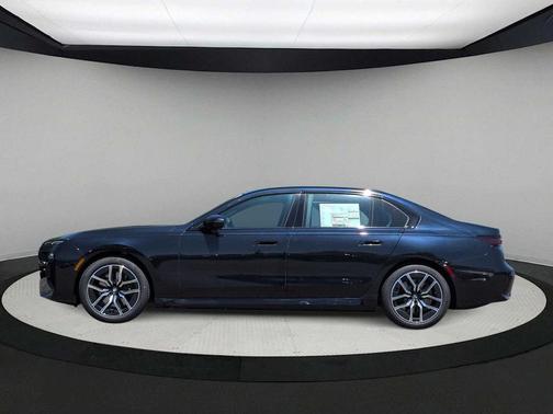 Carbon Black Metallic 2026 BMW i7 EDrive50