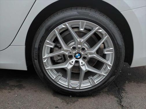 2025 BMW 330 i xDrive