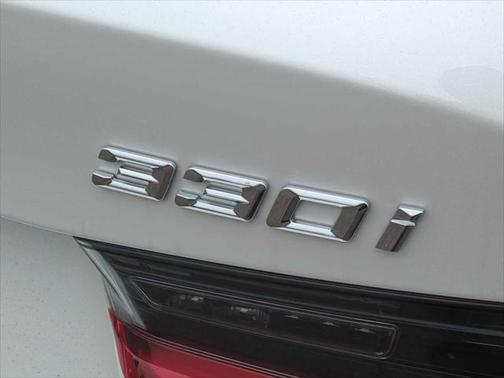 2025 BMW 330 i xDrive