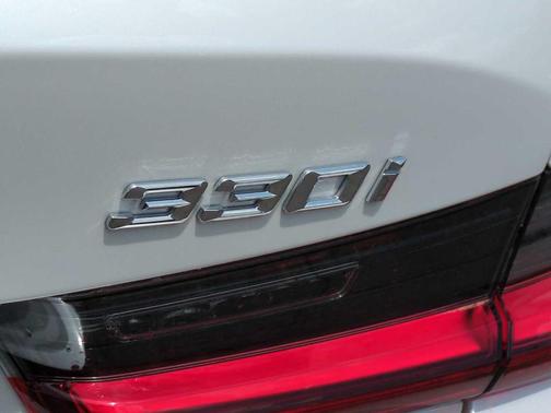 2025 BMW 330 i xDrive