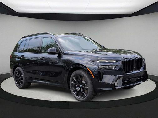 Carbon Black Metallic 2027 BMW X7 xDrive40i