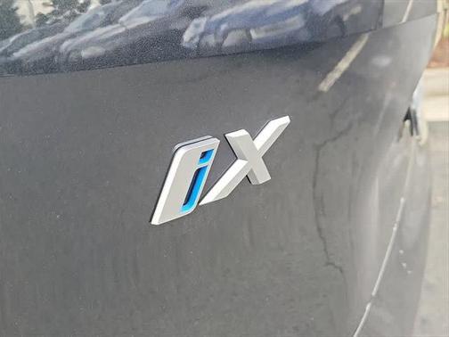 2025 BMW iX xDrive50