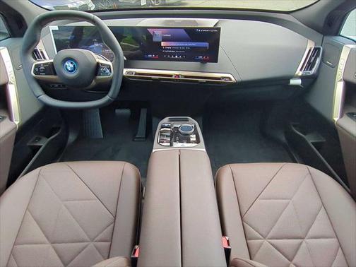 2025 BMW iX xDrive50