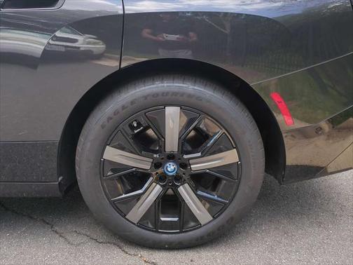 2025 BMW iX xDrive50