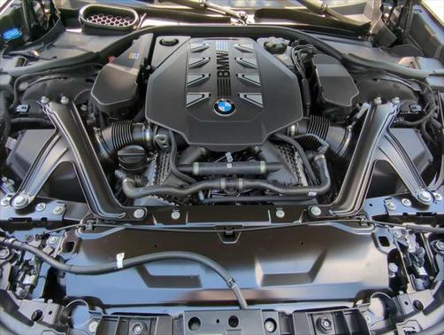 2025 BMW 760 760i xDrive