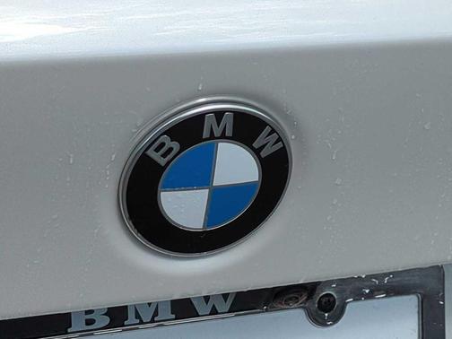 2025 BMW 330 i xDrive