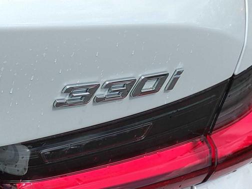 2025 BMW 330 i xDrive