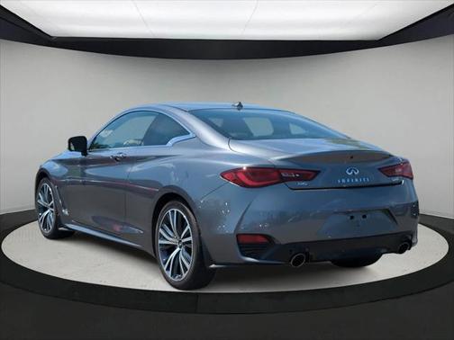 2022 INFINITI Q60 LUXE